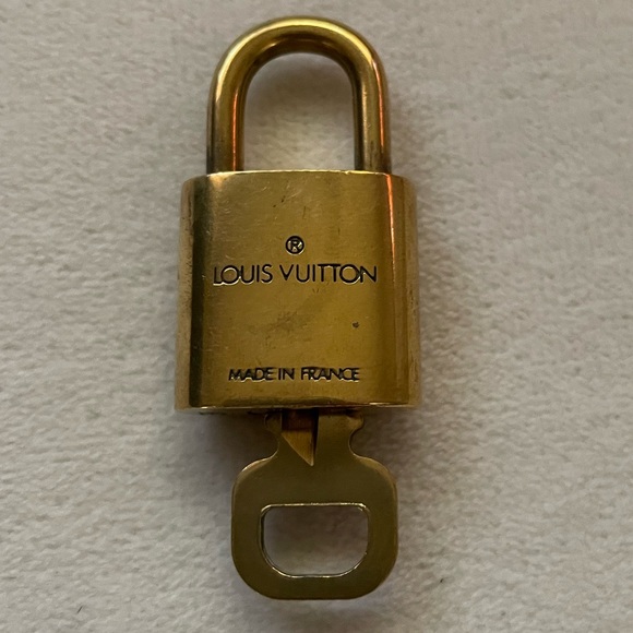 Authentic Louis Vuitton Padlock With Key #304 Gold Finished - Picture 2 of 9